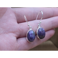 Echt zilveren oorbellen hangend met Charoite